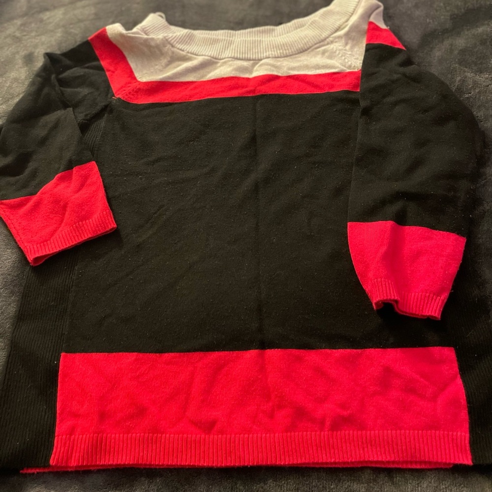 Women’s Size Large Red Black and Gray Sweater
